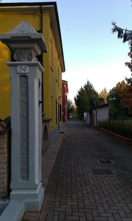 Al 54 Bed & Breakfast San Giorgio di Mantova ภายนอก รูปภาพ