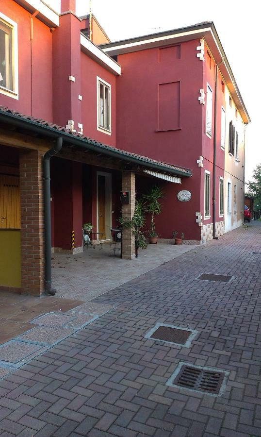 Al 54 Bed & Breakfast San Giorgio di Mantova ภายนอก รูปภาพ